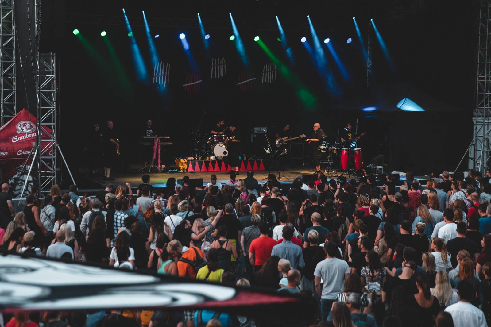 V Ledárnách Braník není o zábavu nouze, tentokrát se o ni postarala kapela Sto zvířat