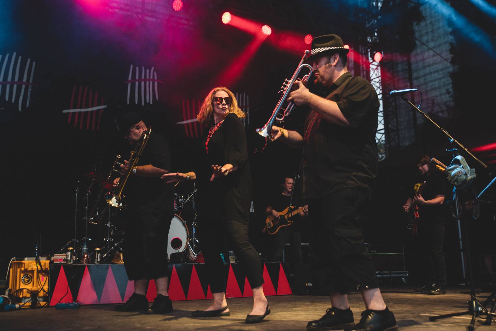 V Ledárnách Braník není o zábavu nouze, tentokrát se o ni postarala kapela Sto zvířat