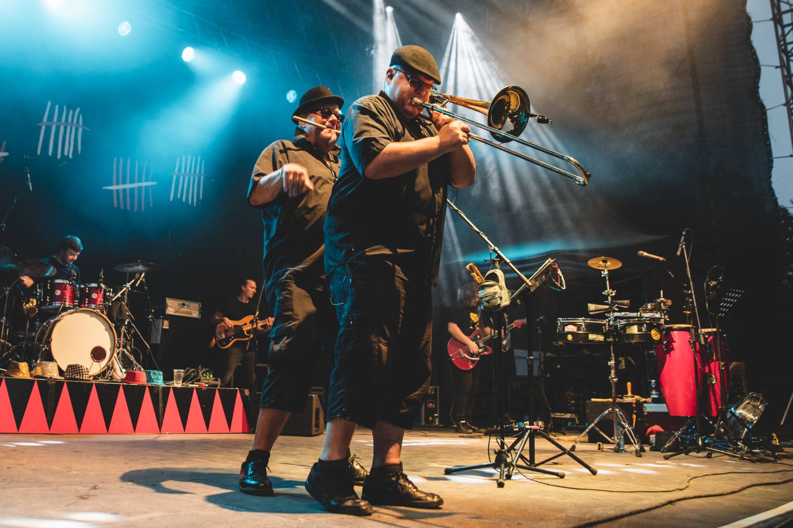 V Ledárnách Braník není o zábavu nouze, tentokrát se o ni postarala kapela Sto zvířat