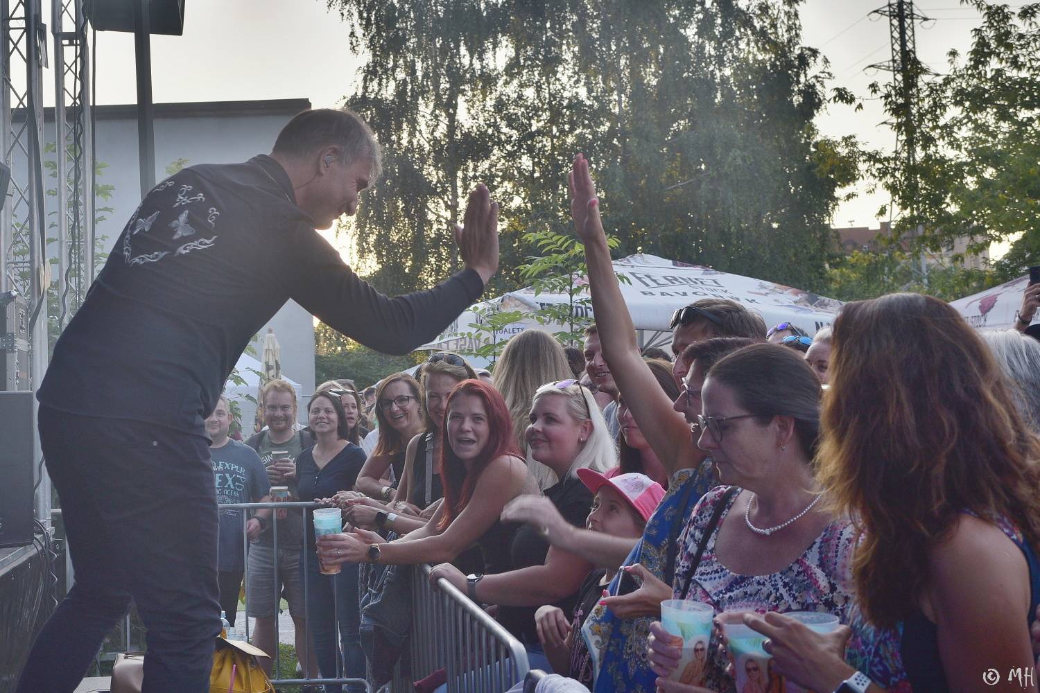 Mig 21 rozparádili fanoušky, kalhotky létaly v plzeňském Leháru vzduchem