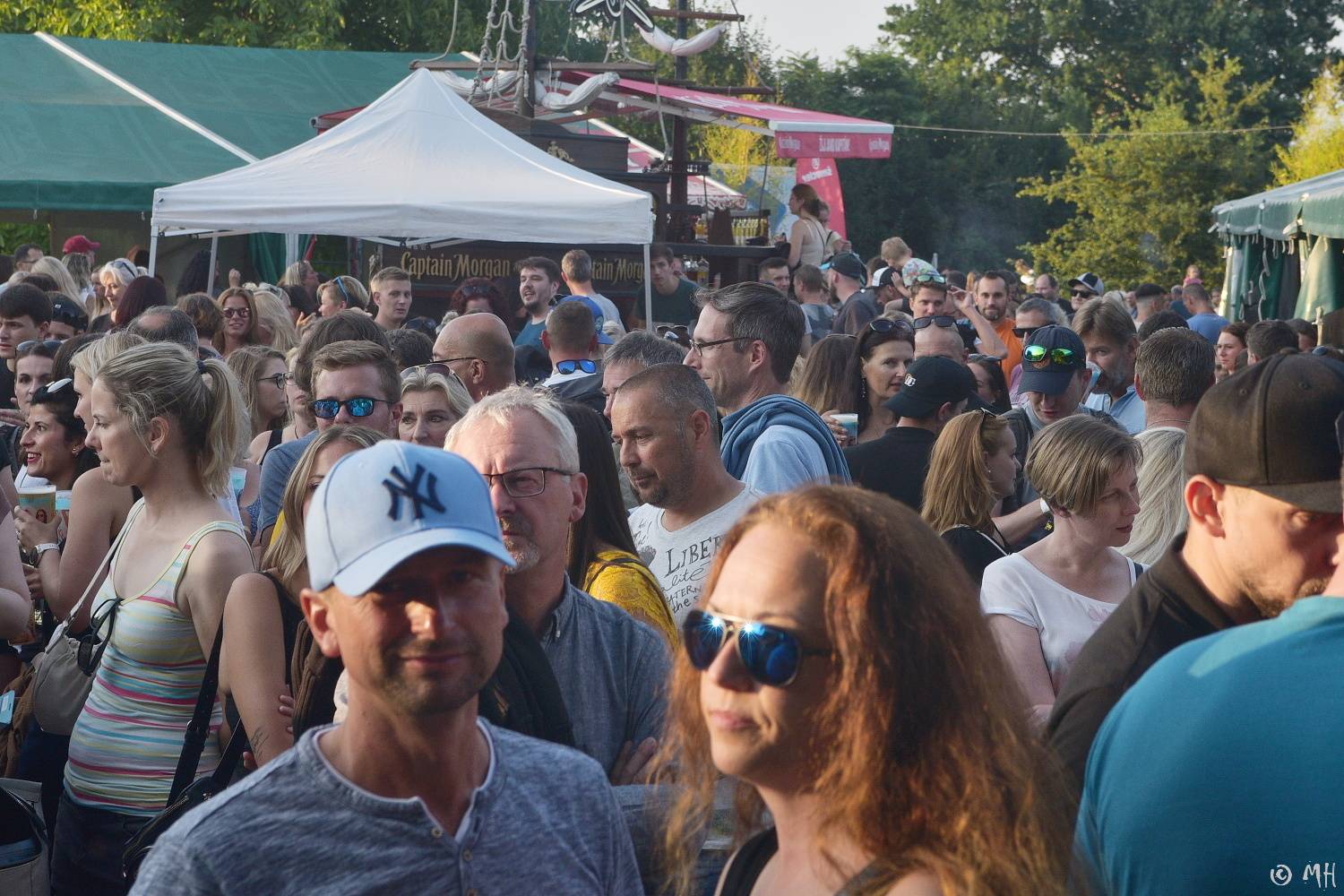 Mig 21 rozparádili fanoušky, kalhotky létaly v plzeňském Leháru vzduchem