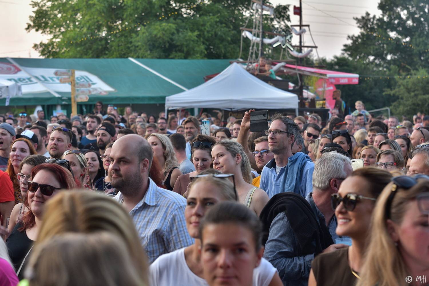 Mig 21 rozparádili fanoušky, kalhotky létaly v plzeňském Leháru vzduchem