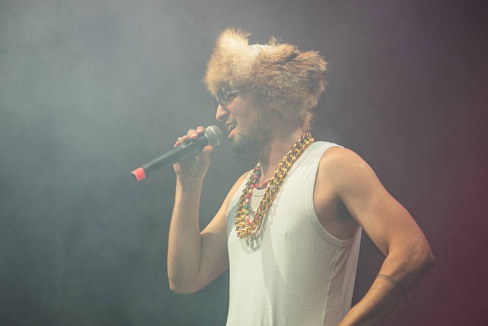 Kapitán Demo oslavil v Ledárnách Braník narozeniny svých fanoušků novým singlem 