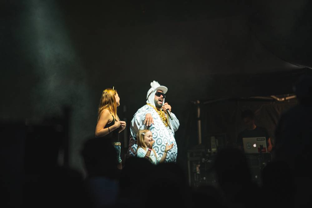 Kapitán Demo oslavil v Ledárnách Braník narozeniny svých fanoušků novým singlem 