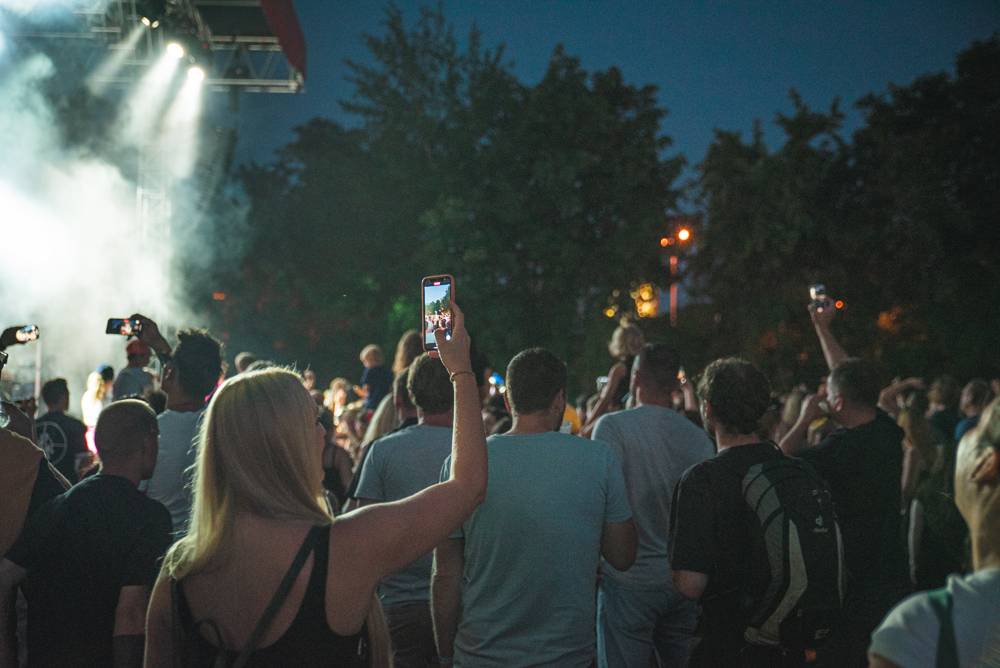 Kapitán Demo oslavil v Ledárnách Braník narozeniny svých fanoušků novým singlem 