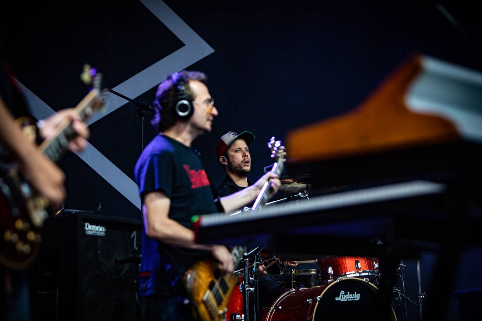 V Braníku se tančilo a zpívalo s Davidem Kollerem, show vygradovala hity Lucie