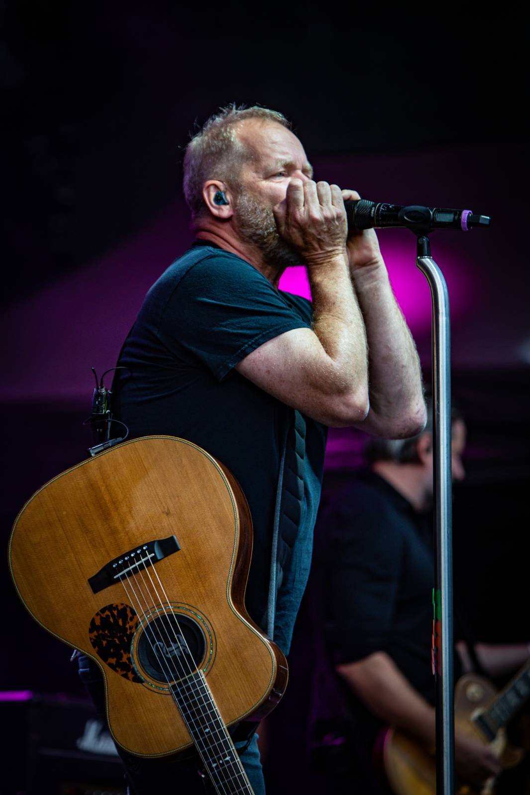 V Braníku se tančilo a zpívalo s Davidem Kollerem, show vygradovala hity Lucie