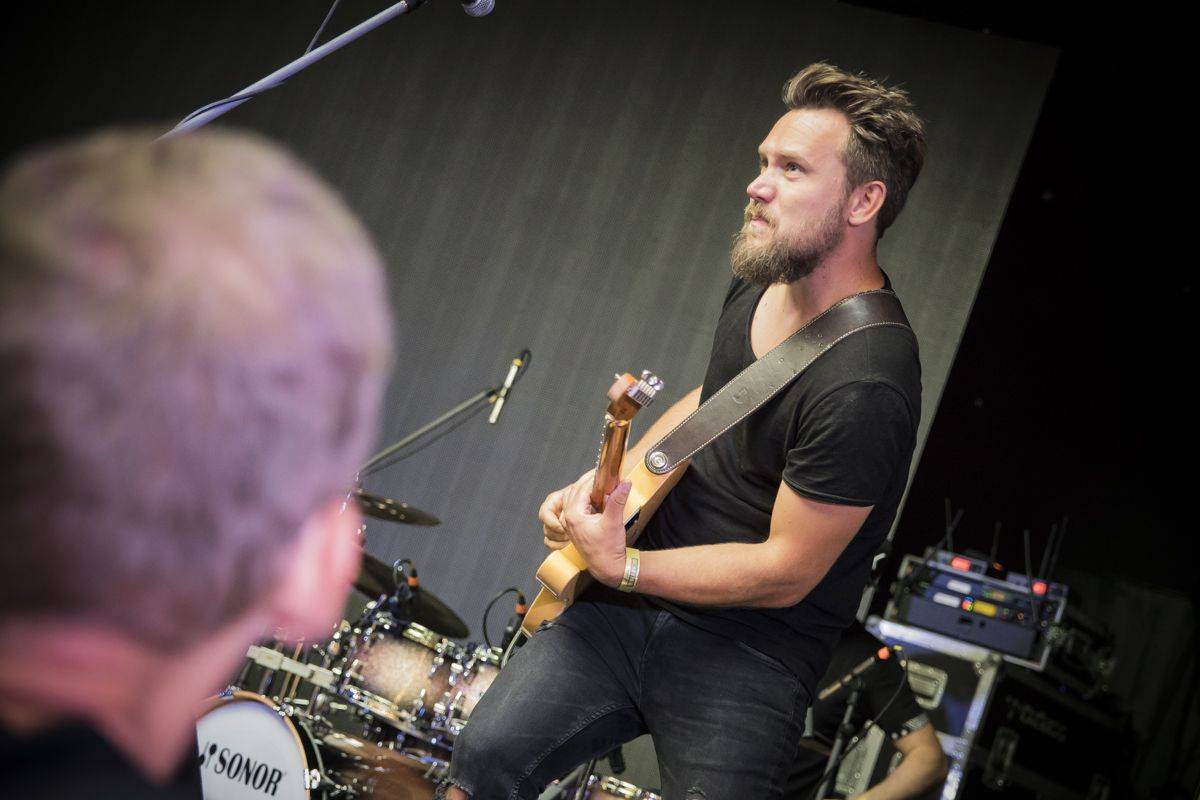 Anna K. rozzářila světlem Riegrovy sady, publikum nadšeně zpívalo a tleskalo