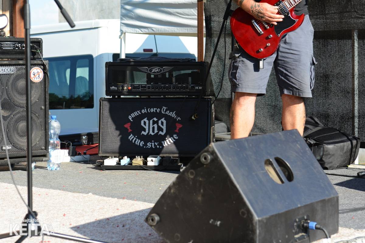 ČAD, Ejakulující kokos a mnoho dalších - první den Kravín Festu