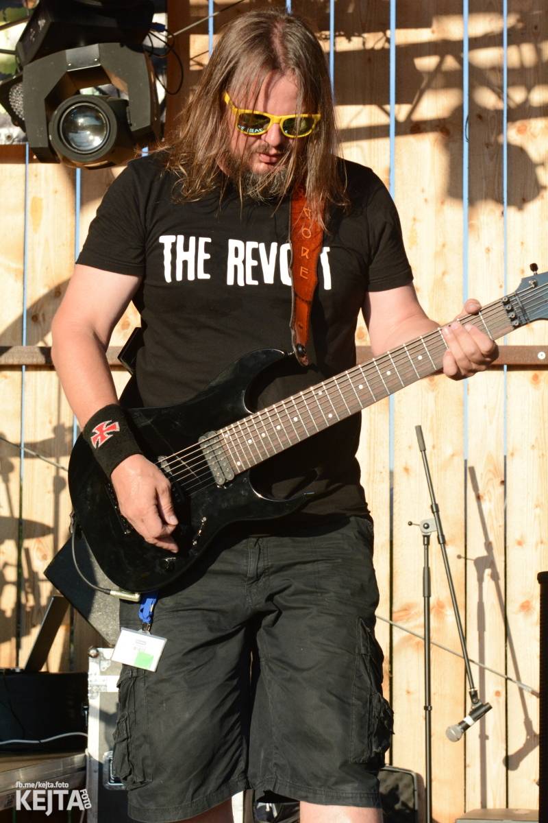 ČAD, Ejakulující kokos a mnoho dalších - první den Kravín Festu