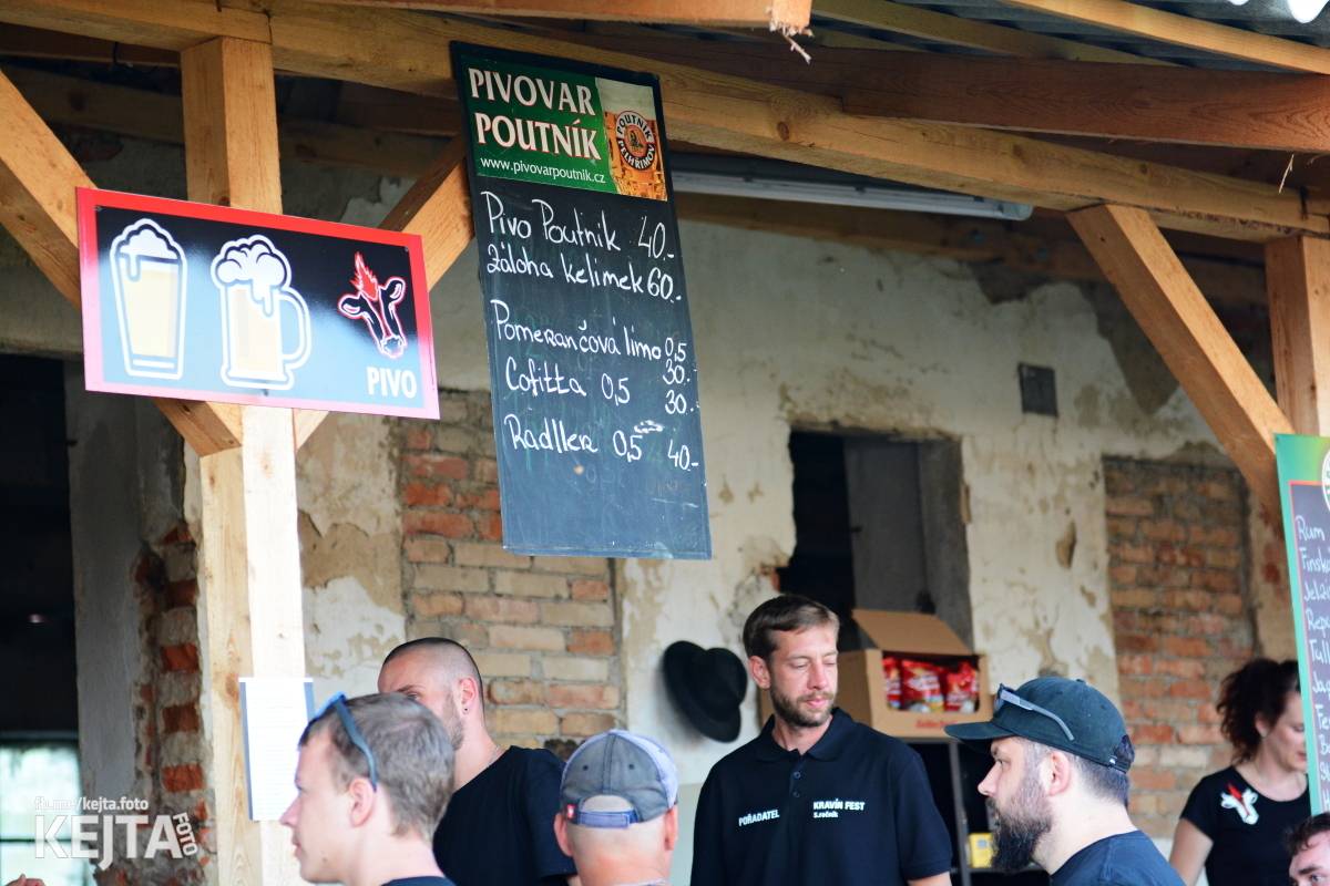 ČAD, Ejakulující kokos a mnoho dalších - první den Kravín Festu
