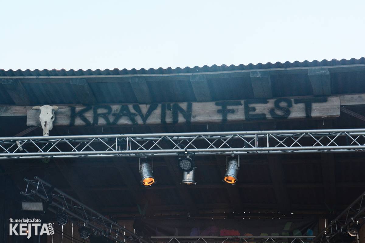 ČAD, Ejakulující kokos a mnoho dalších - první den Kravín Festu