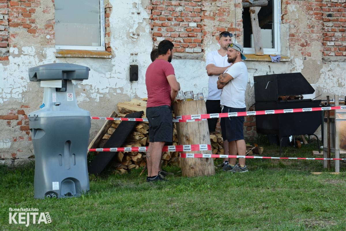 ČAD, Ejakulující kokos a mnoho dalších - první den Kravín Festu