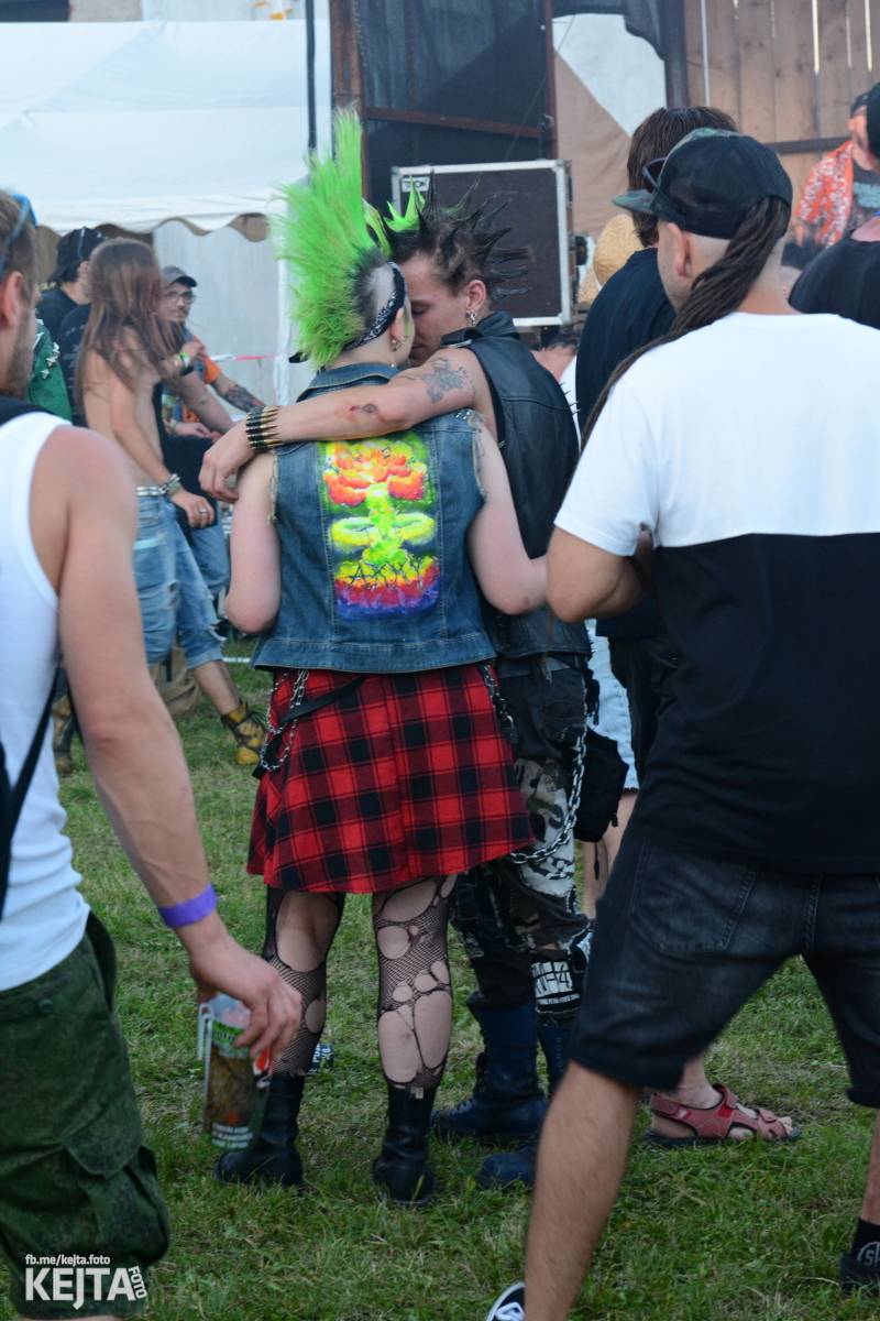 ČAD, Ejakulující kokos a mnoho dalších - první den Kravín Festu