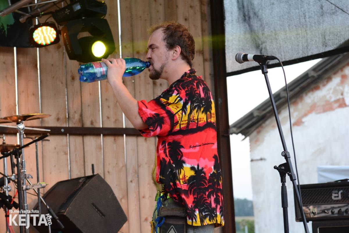 ČAD, Ejakulující kokos a mnoho dalších - první den Kravín Festu