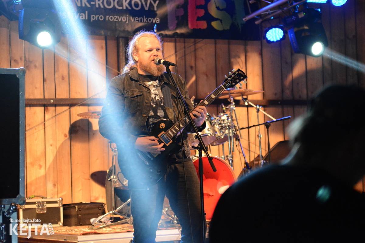 ČAD, Ejakulující kokos a mnoho dalších - první den Kravín Festu