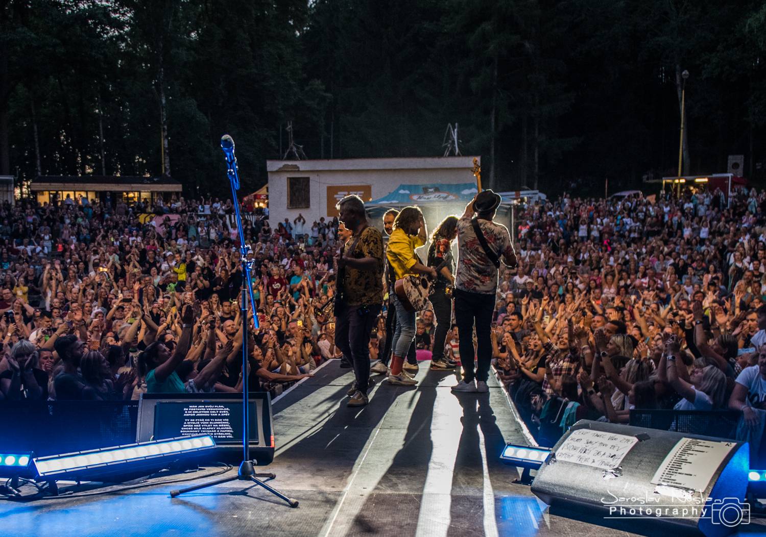 Kryštof v půlce turné zavítali na trutnovské Bojiště, hráli hit za hitem