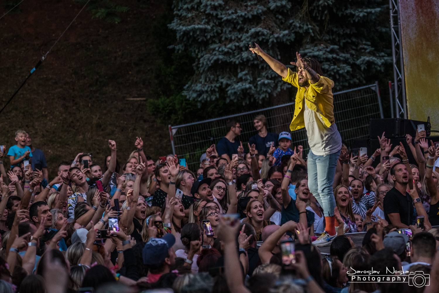 Kryštof v půlce turné zavítali na trutnovské Bojiště, hráli hit za hitem