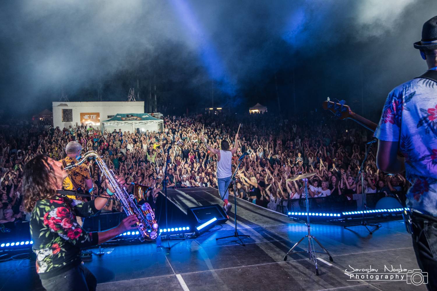 Kryštof v půlce turné zavítali na trutnovské Bojiště, hráli hit za hitem