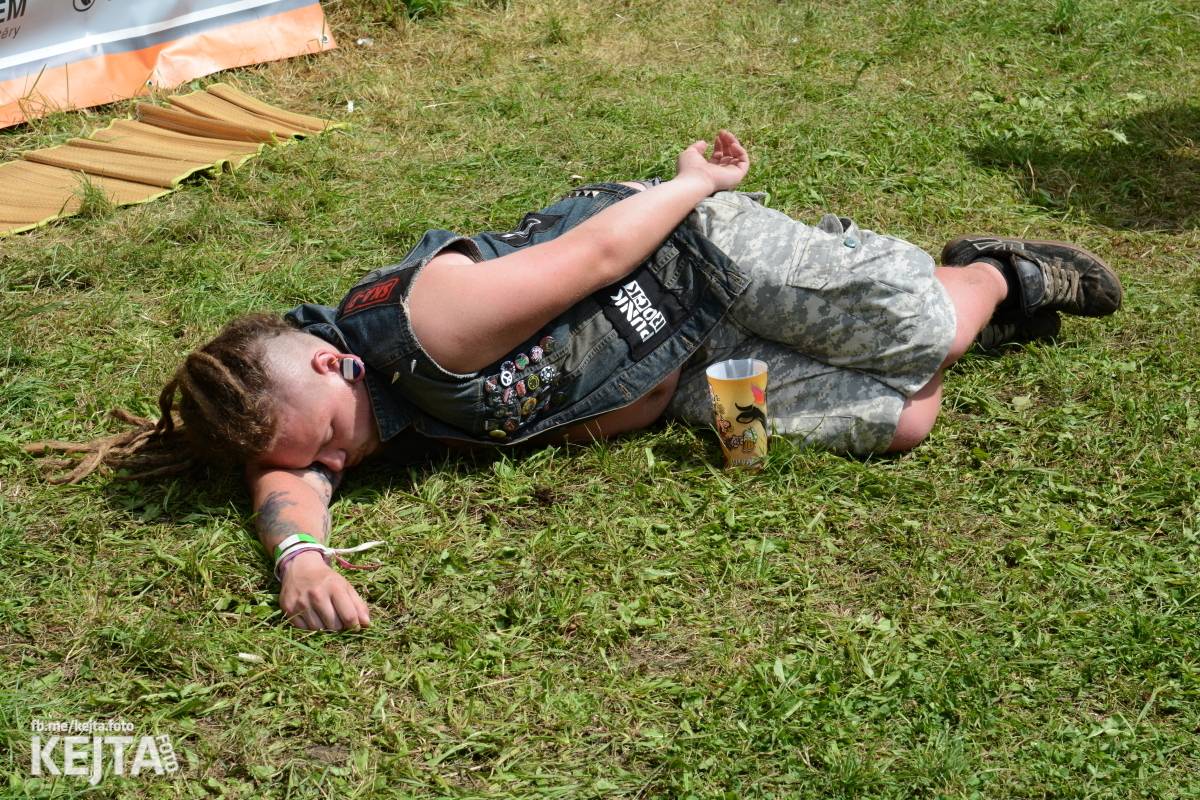Totální punková jízda - to byl druhý den Kravín Festu
