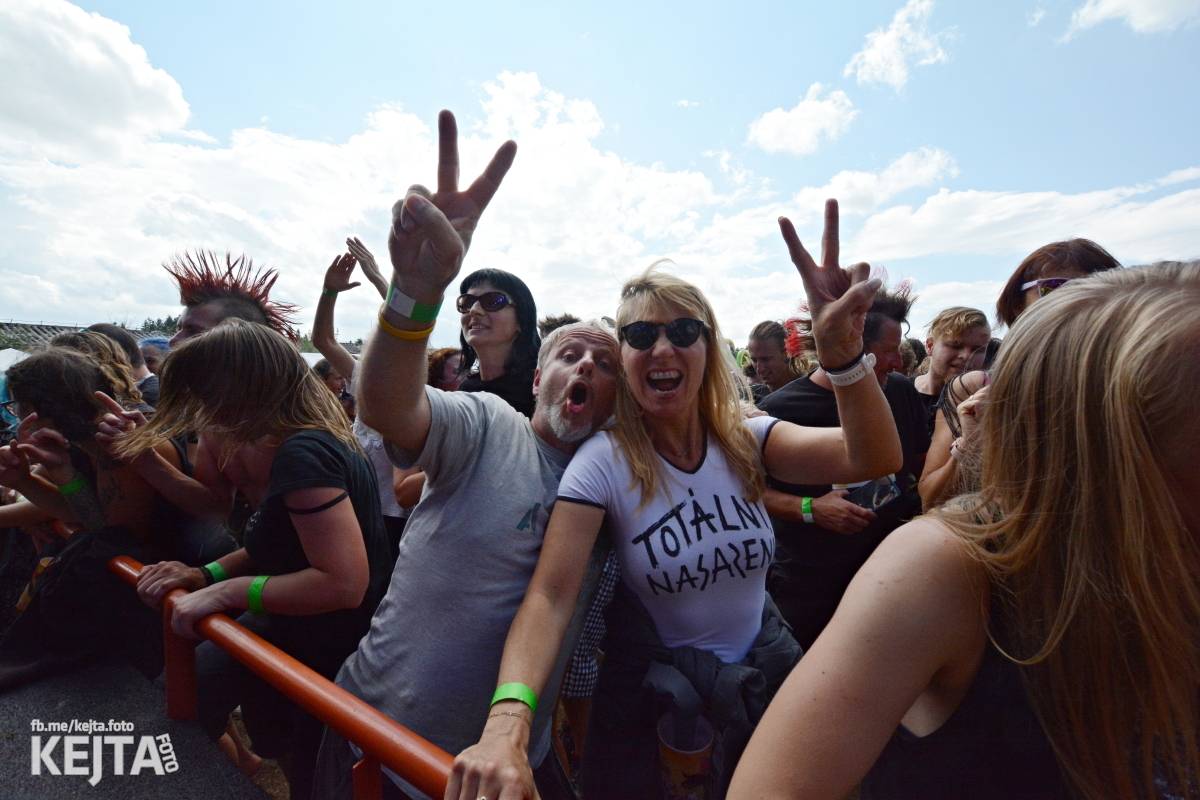 Totální punková jízda - to byl druhý den Kravín Festu