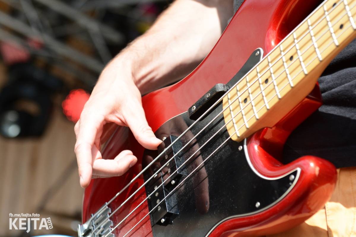 Totální punková jízda - to byl druhý den Kravín Festu