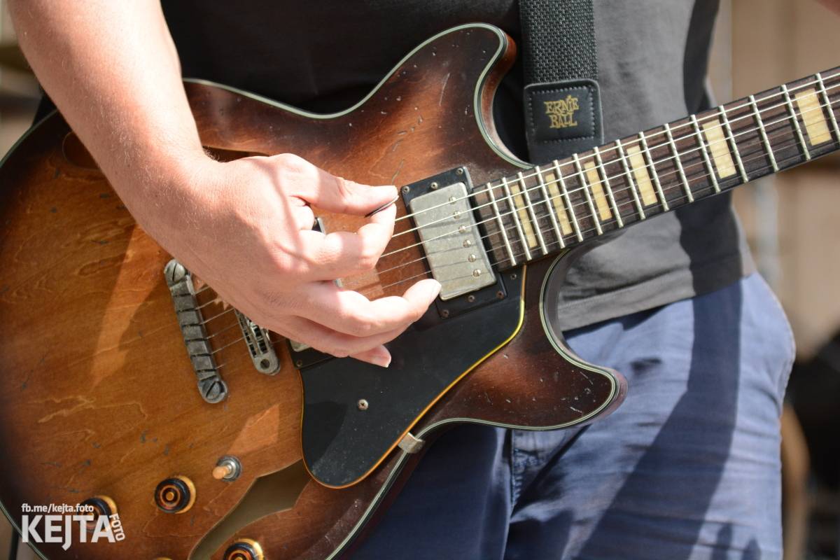 Totální punková jízda - to byl druhý den Kravín Festu