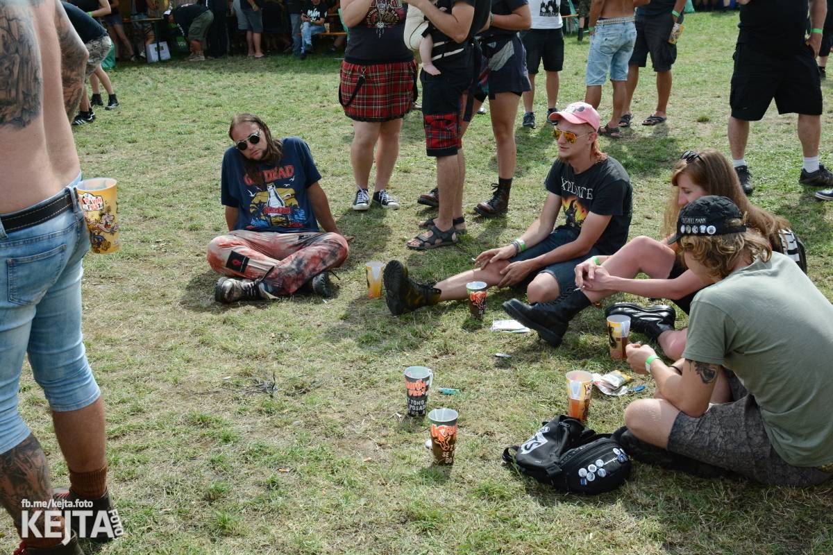 Totální punková jízda - to byl druhý den Kravín Festu