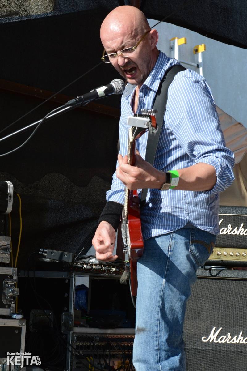 Totální punková jízda - to byl druhý den Kravín Festu