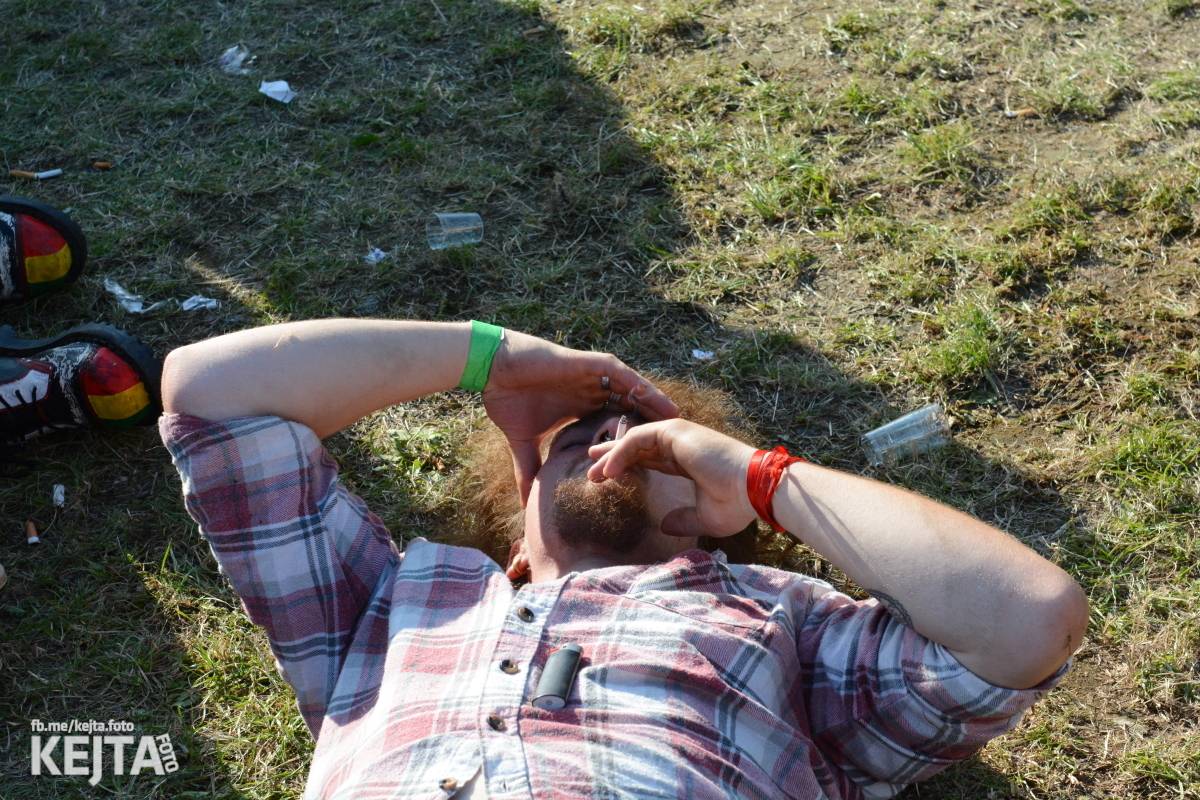 Totální punková jízda - to byl druhý den Kravín Festu