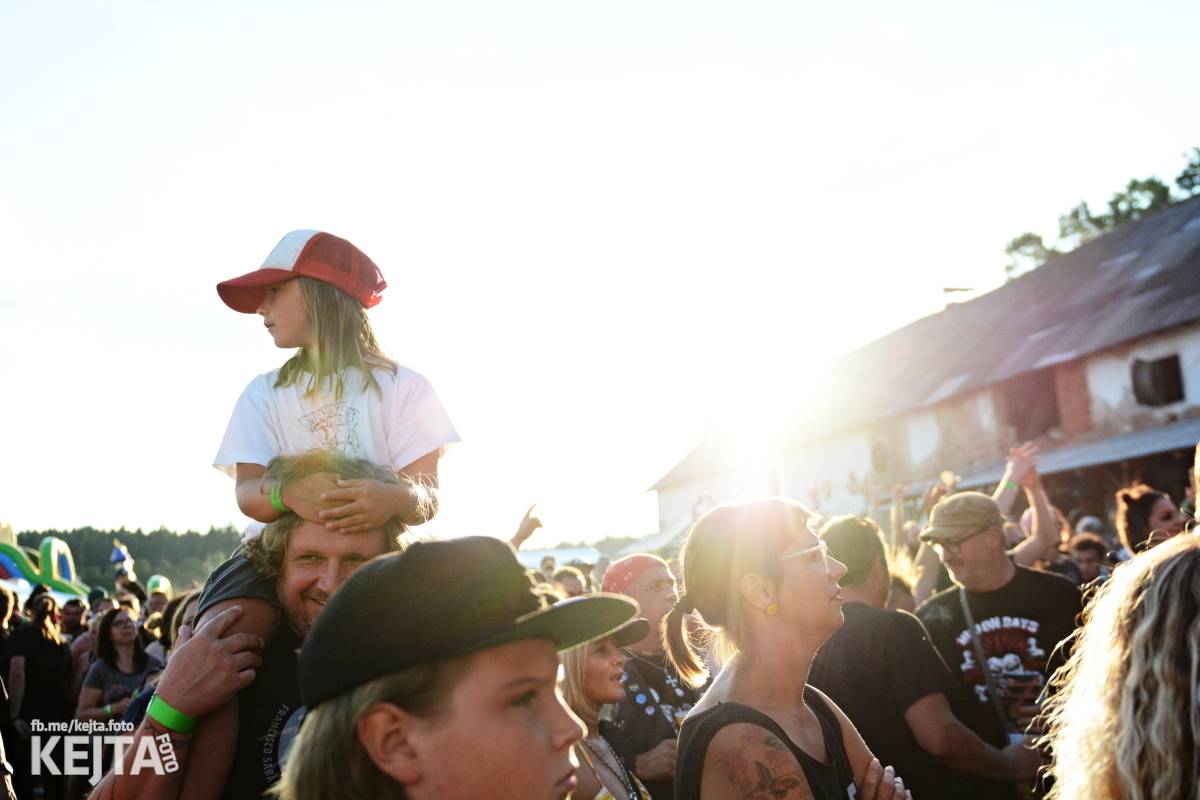 Totální punková jízda - to byl druhý den Kravín Festu