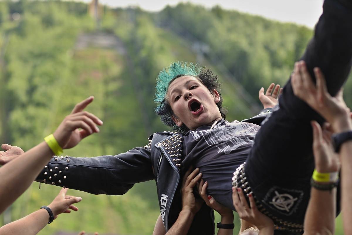 Pod harrachovským můstkem zakotvila Keltská noc, zahráli Tři sestry, Horkýže Slíže, Vypsaná fiXa nebo Wohnout