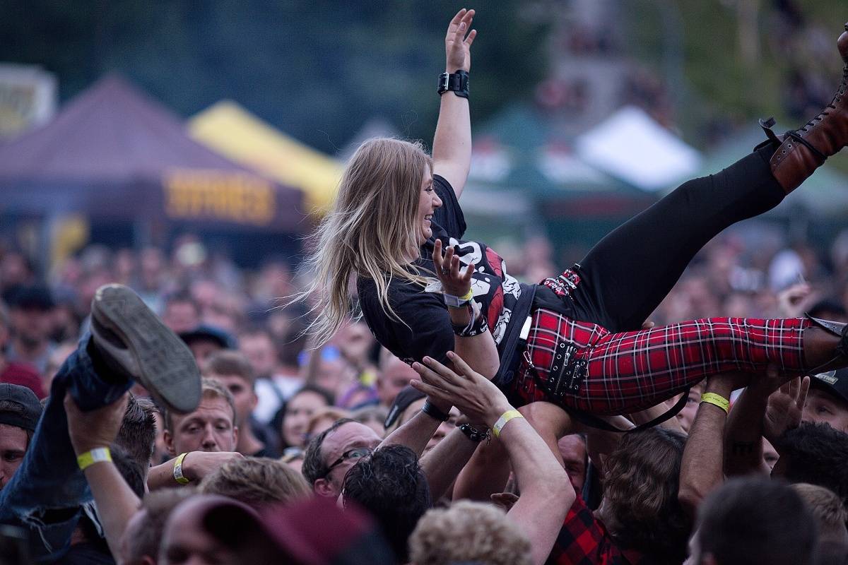 Pod harrachovským můstkem zakotvila Keltská noc, zahráli Tři sestry, Horkýže Slíže, Vypsaná fiXa nebo Wohnout
