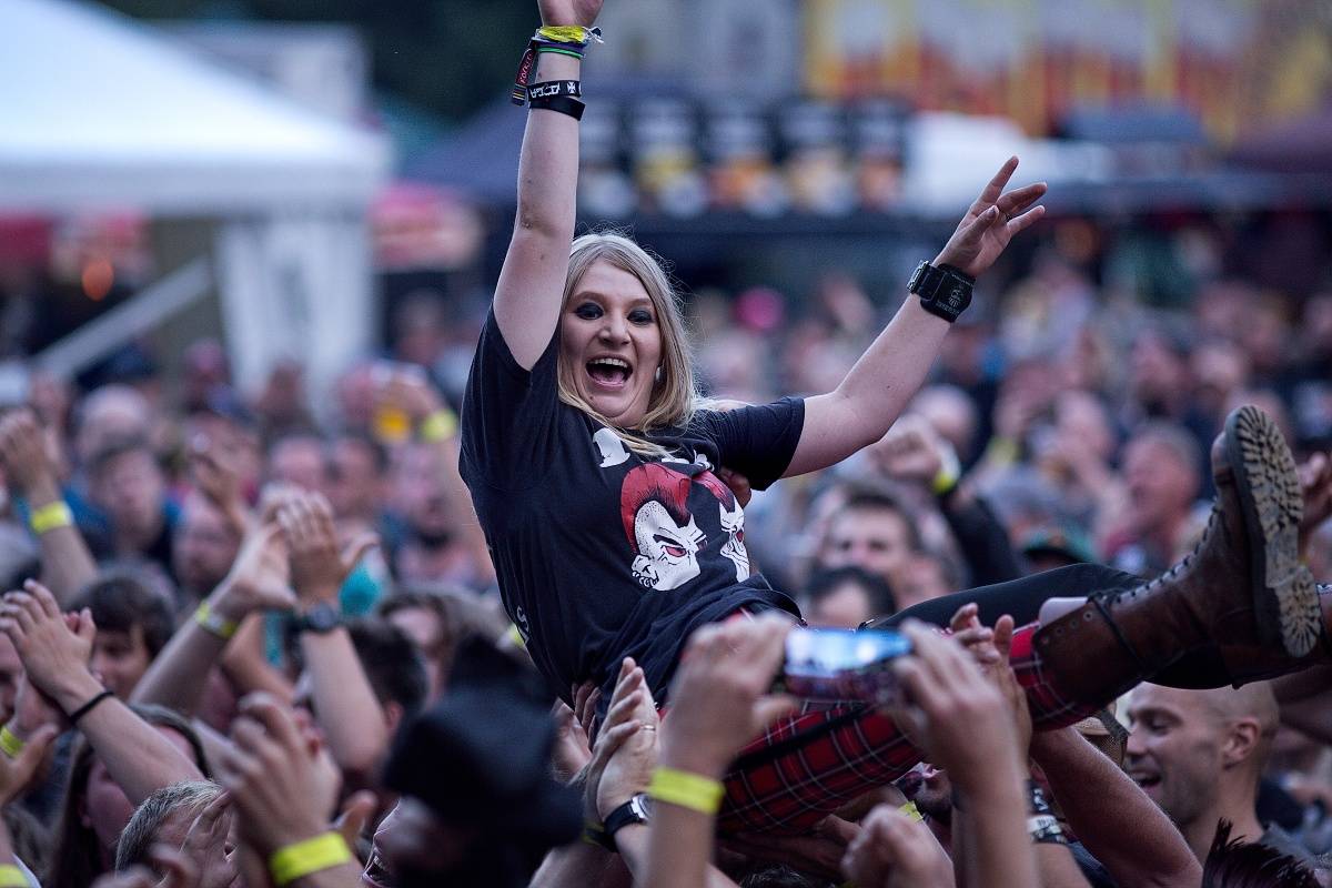 Pod harrachovským můstkem zakotvila Keltská noc, zahráli Tři sestry, Horkýže Slíže, Vypsaná fiXa nebo Wohnout