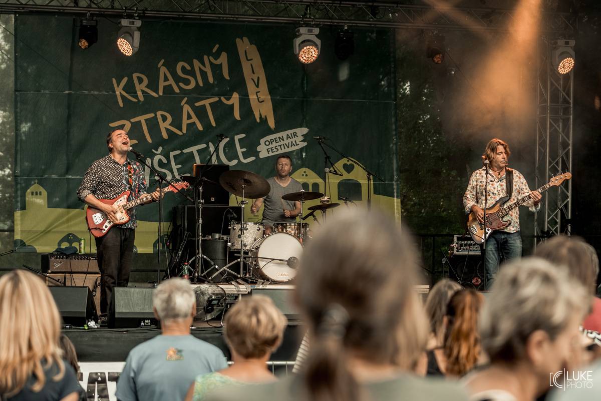 Festival Krasný ztráty ovládli Framus Five a Krausberry. Michal Prokop oslavil narozeniny