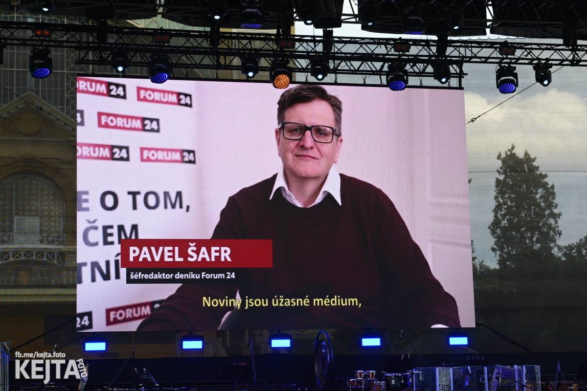 30 let bez okupantů: Pražský výběr Symphony a utajený host Petr Janda