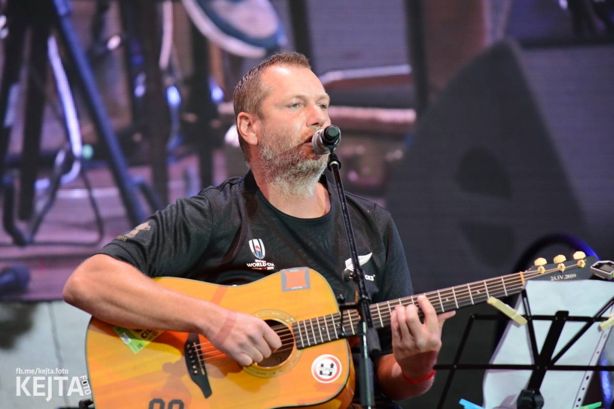 30 let bez okupantů: Pražský výběr Symphony a utajený host Petr Janda