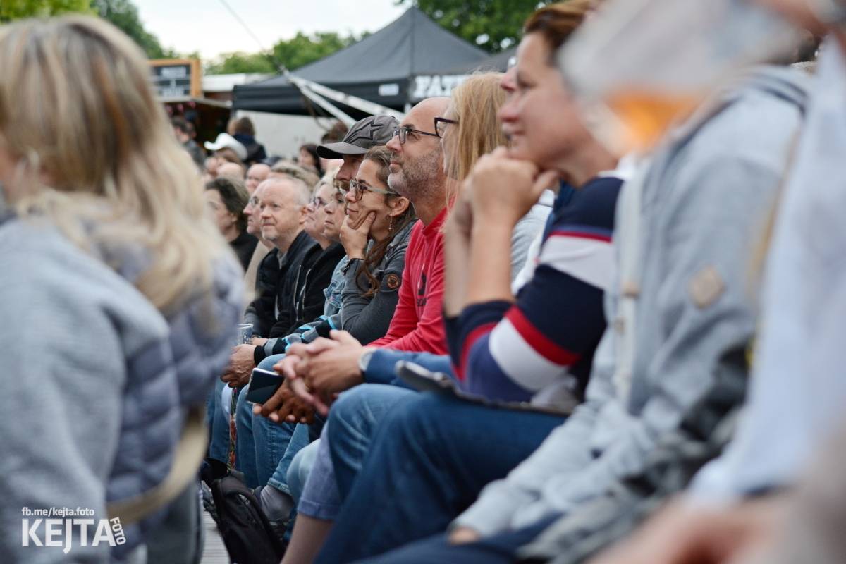 30 let bez okupantů: Pražský výběr Symphony a utajený host Petr Janda