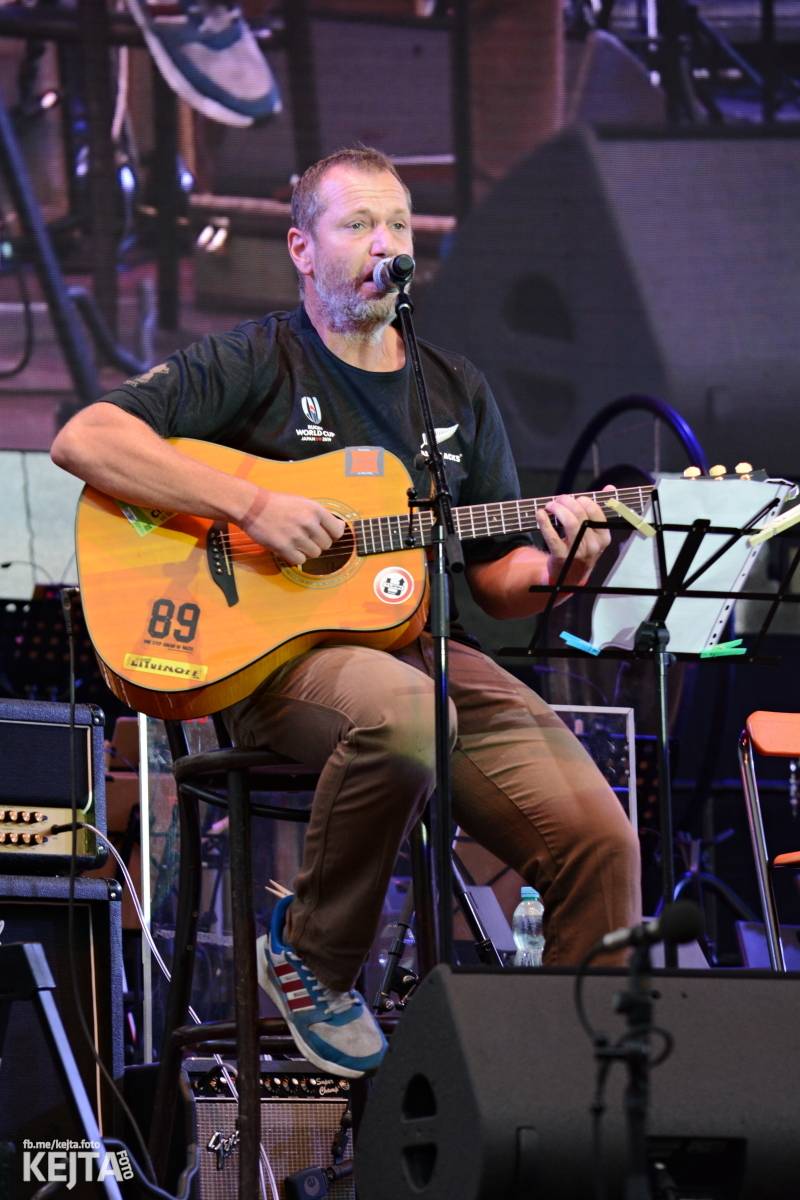 30 let bez okupantů: Pražský výběr Symphony a utajený host Petr Janda