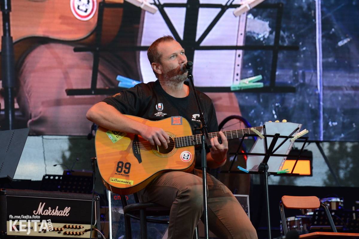 30 let bez okupantů: Pražský výběr Symphony a utajený host Petr Janda