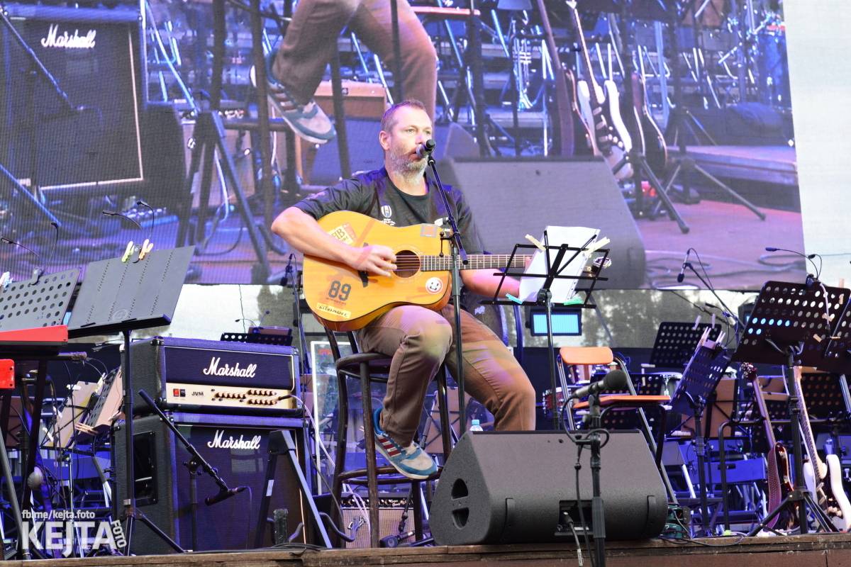 30 let bez okupantů: Pražský výběr Symphony a utajený host Petr Janda