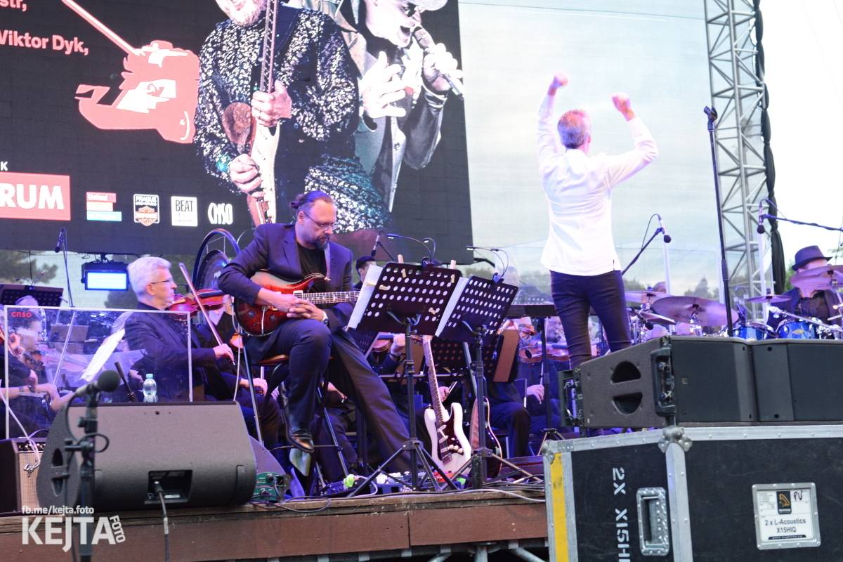 30 let bez okupantů: Pražský výběr Symphony a utajený host Petr Janda