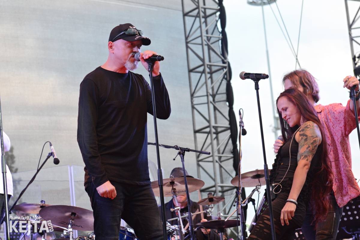 30 let bez okupantů: Pražský výběr Symphony a utajený host Petr Janda