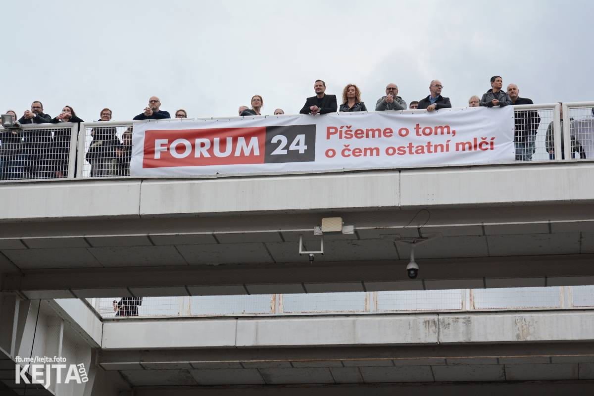 30 let bez okupantů: Pražský výběr Symphony a utajený host Petr Janda