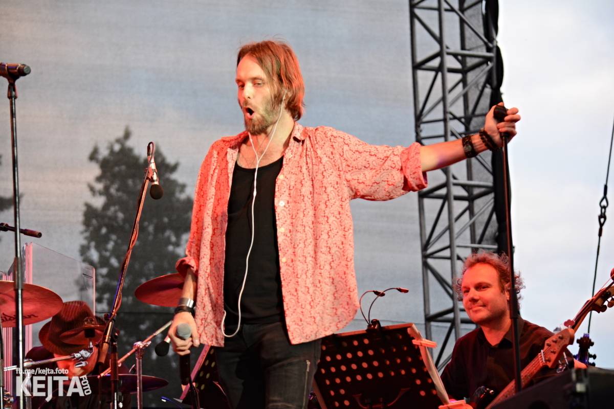 30 let bez okupantů: Pražský výběr Symphony a utajený host Petr Janda