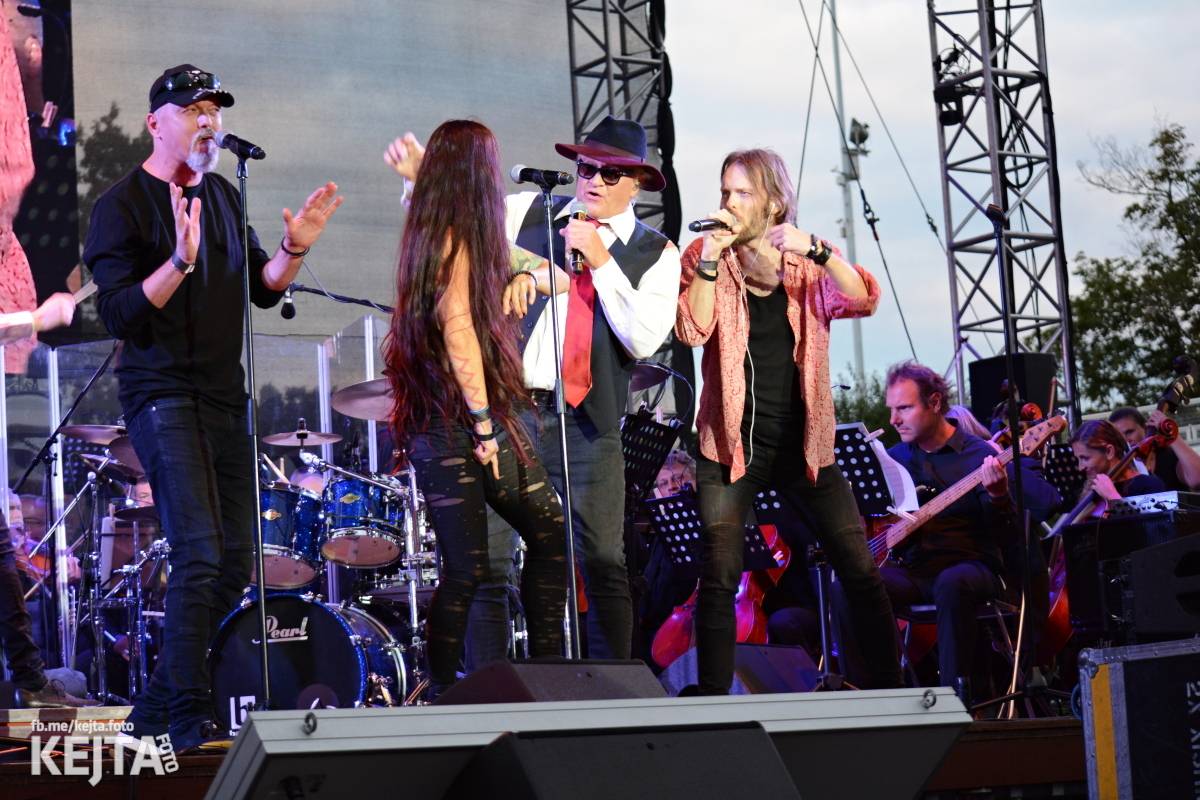 30 let bez okupantů: Pražský výběr Symphony a utajený host Petr Janda