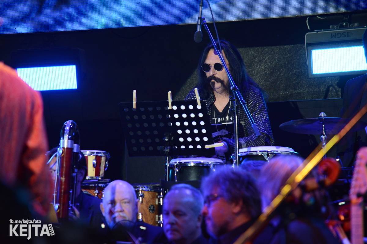 30 let bez okupantů: Pražský výběr Symphony a utajený host Petr Janda