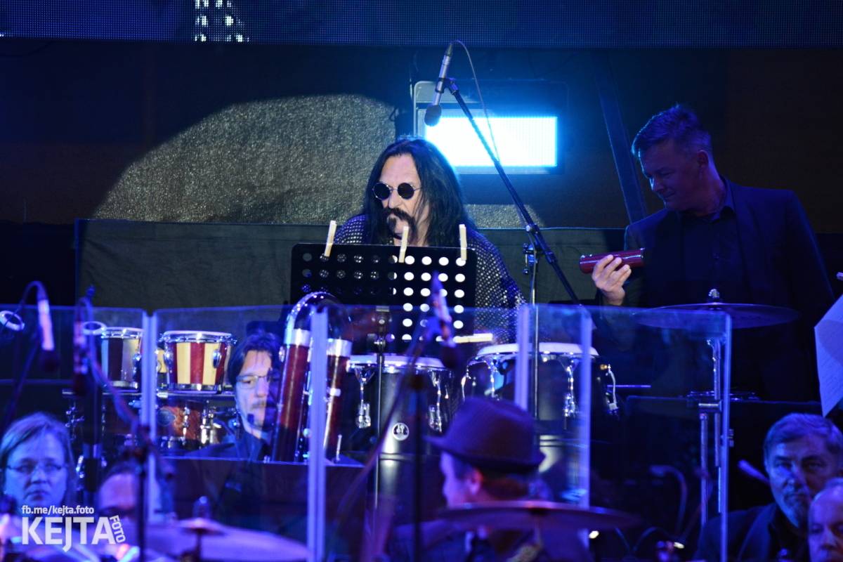 30 let bez okupantů: Pražský výběr Symphony a utajený host Petr Janda