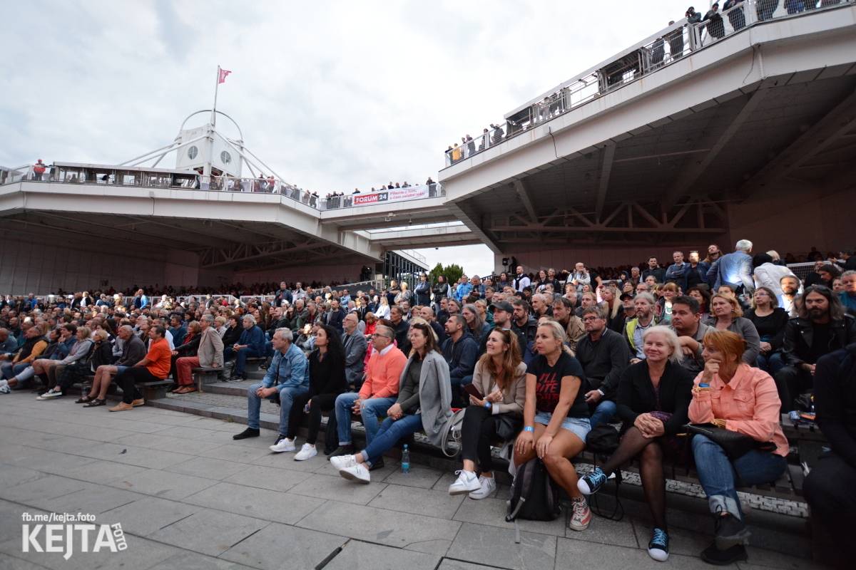 30 let bez okupantů: Pražský výběr Symphony a utajený host Petr Janda