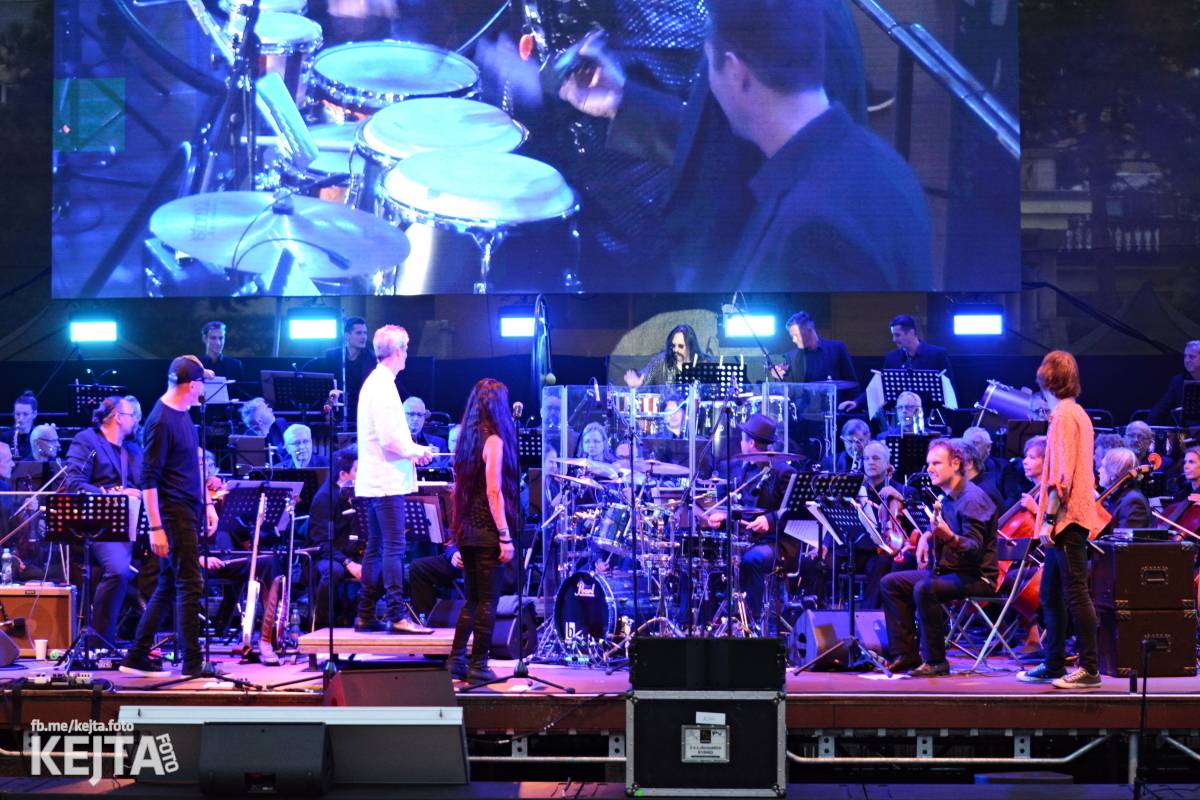 30 let bez okupantů: Pražský výběr Symphony a utajený host Petr Janda